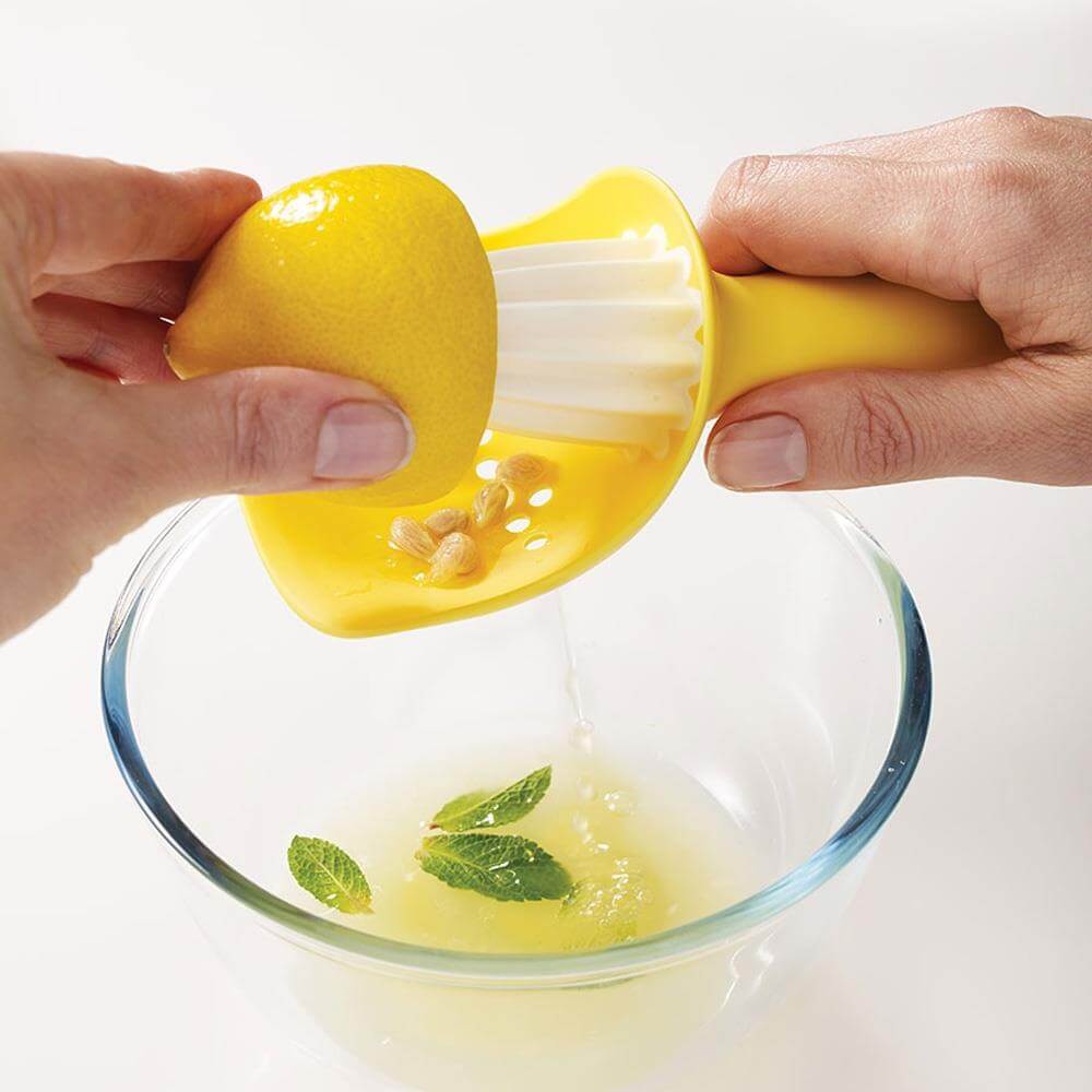 Joseph Joseph Citrus Reamer With Pip Catcher